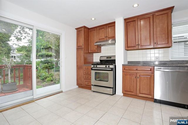 131 Highwood Avenue, Leonia, NJ 07605