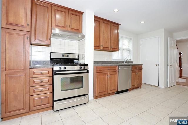 131 Highwood Avenue, Leonia, NJ 07605