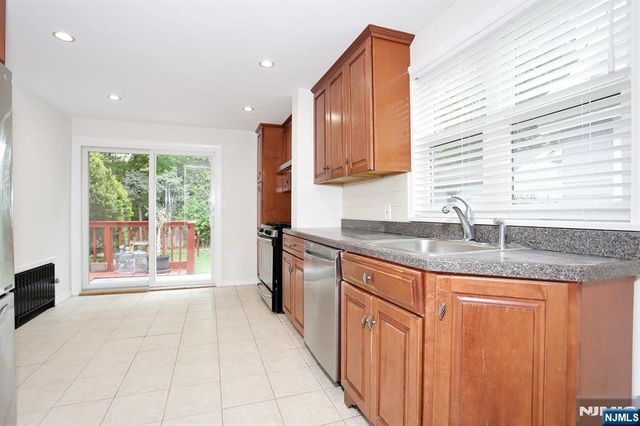 131 Highwood Avenue, Leonia, NJ 07605