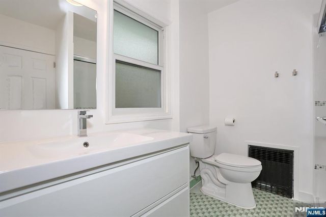 131 Highwood Avenue, Leonia, NJ 07605