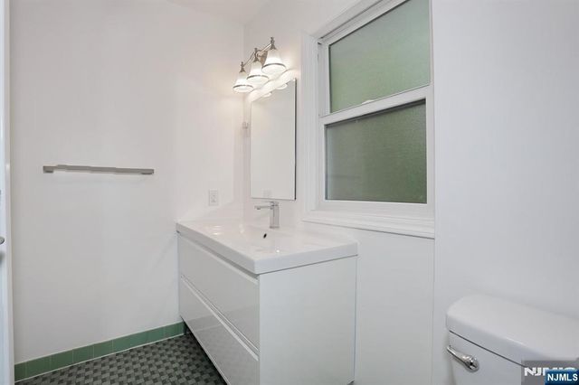 131 Highwood Avenue, Leonia, NJ 07605