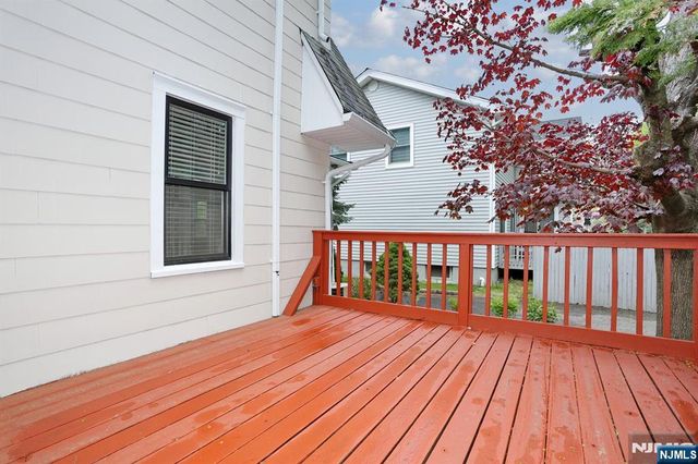 131 Highwood Avenue, Leonia, NJ 07605