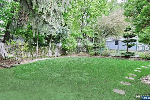 131 Highwood Avenue, Leonia, NJ 07605