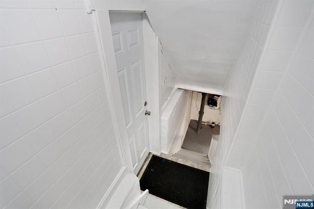 131 Highwood Avenue, Leonia, NJ 07605