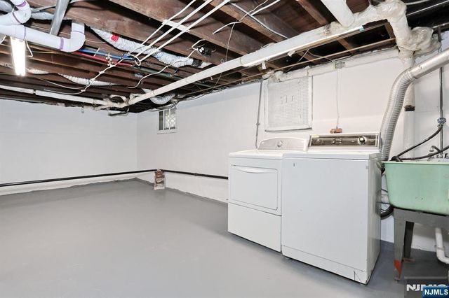 131 Highwood Avenue, Leonia, NJ 07605