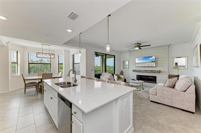 18114 GAWTHROP DRIVE 306, Bradenton, FL 34211