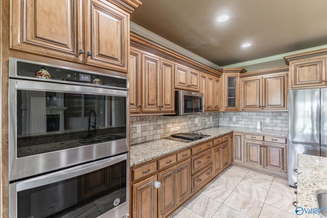 262 Twin Lakes Drive, New Market, AL 35761