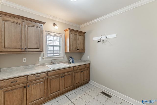 262 Twin Lakes Drive, New Market, AL 35761