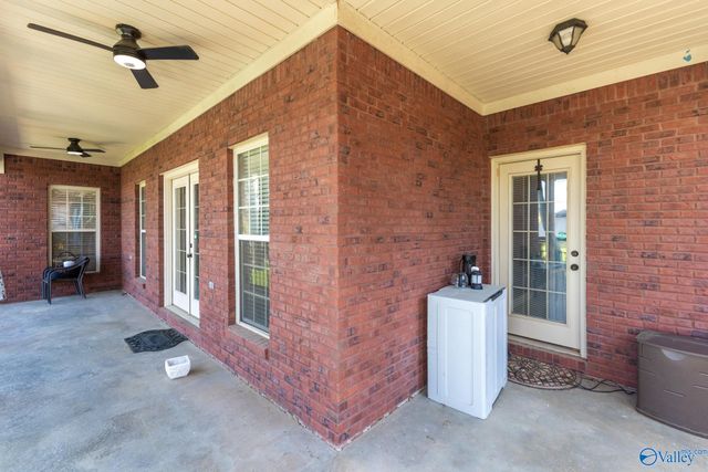 262 Twin Lakes Drive, New Market, AL 35761