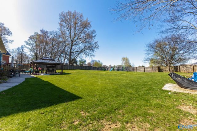 262 Twin Lakes Drive, New Market, AL 35761