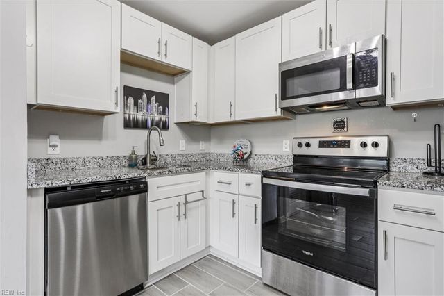 609 Woodfin RD, Newport News, VA 23605