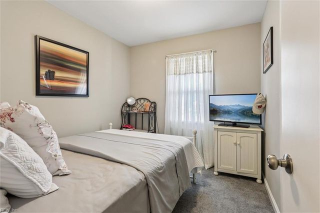609 Woodfin RD, Newport News, VA 23605