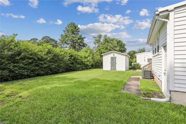 609 Woodfin RD, Newport News, VA 23605