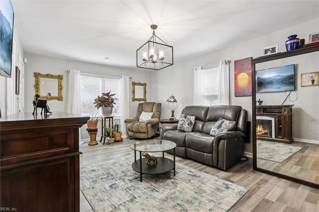 609 Woodfin RD, Newport News, VA 23605