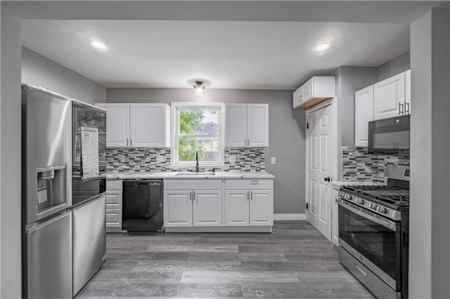 4114 Agnes Avenue, Kansas City, MO 64130