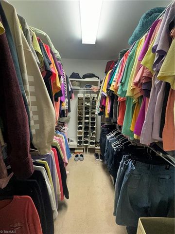 1542 Finwick Drive, Pfafftown, NC 27040