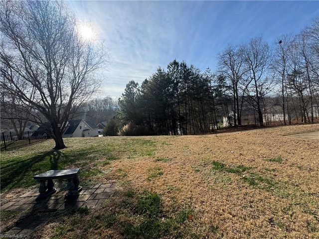 1542 Finwick Drive, Pfafftown, NC 27040