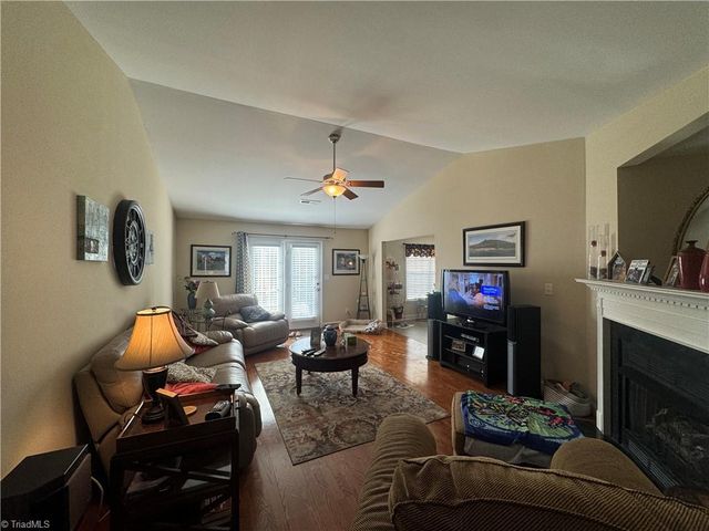 1542 Finwick Drive, Pfafftown, NC 27040