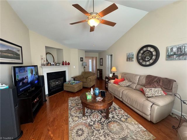 1542 Finwick Drive, Pfafftown, NC 27040