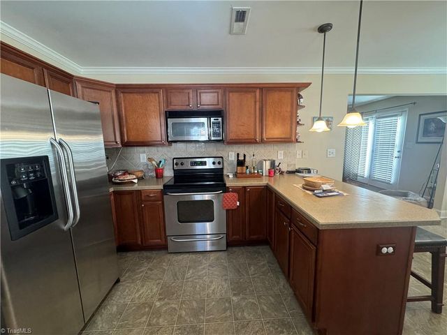 1542 Finwick Drive, Pfafftown, NC 27040