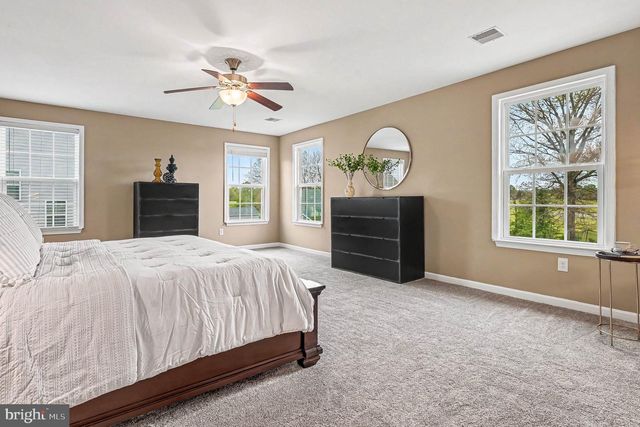 30 HICKORY VALLEY DR, Gilbertsville, PA 19525
