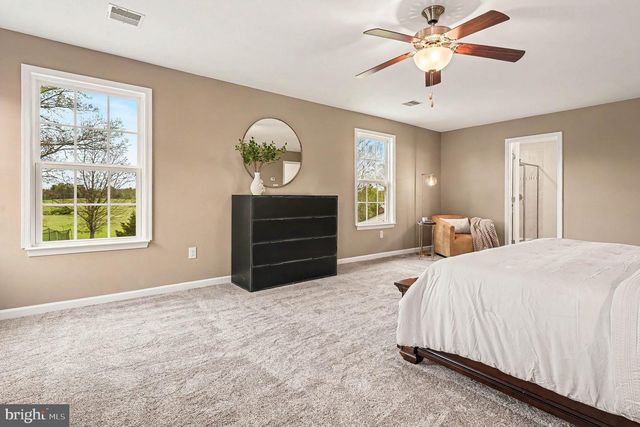 30 HICKORY VALLEY DR, Gilbertsville, PA 19525
