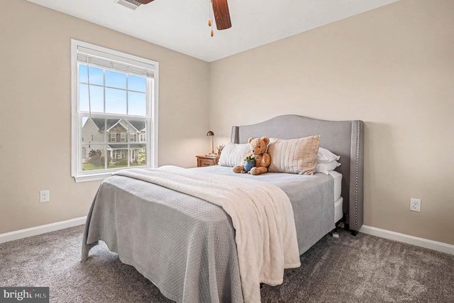 30 HICKORY VALLEY DR, Gilbertsville, PA 19525