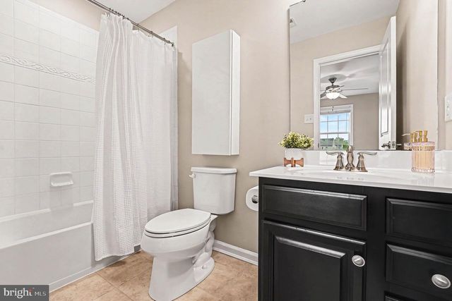 30 HICKORY VALLEY DR, Gilbertsville, PA 19525