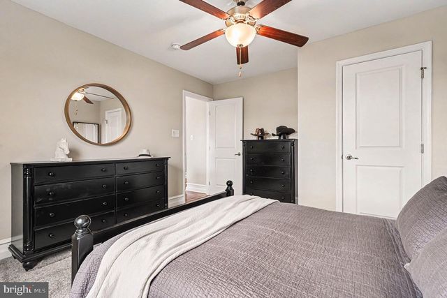 30 HICKORY VALLEY DR, Gilbertsville, PA 19525