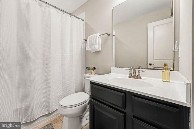 30 HICKORY VALLEY DR, Gilbertsville, PA 19525