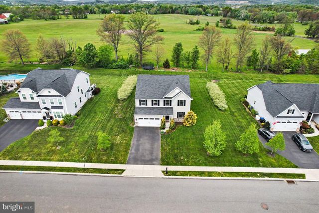 30 HICKORY VALLEY DR, Gilbertsville, PA 19525
