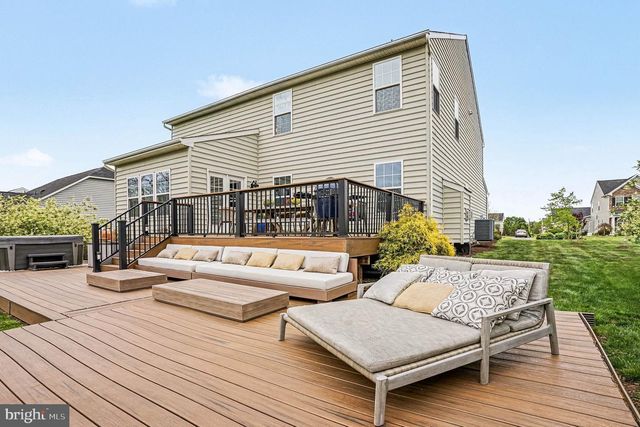 30 HICKORY VALLEY DR, Gilbertsville, PA 19525