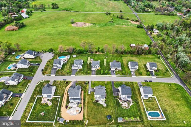 30 HICKORY VALLEY DR, Gilbertsville, PA 19525