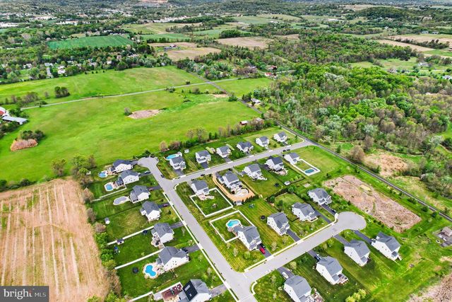 30 HICKORY VALLEY DR, Gilbertsville, PA 19525