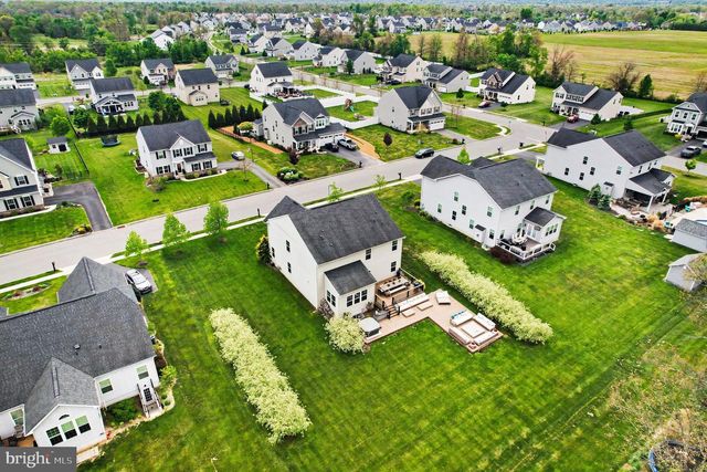 30 HICKORY VALLEY DR, Gilbertsville, PA 19525