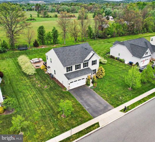 30 HICKORY VALLEY DR, Gilbertsville, PA 19525