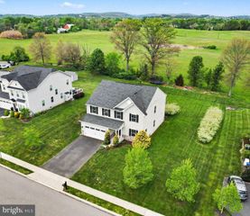 30 HICKORY VALLEY DR, Gilbertsville, PA 19525