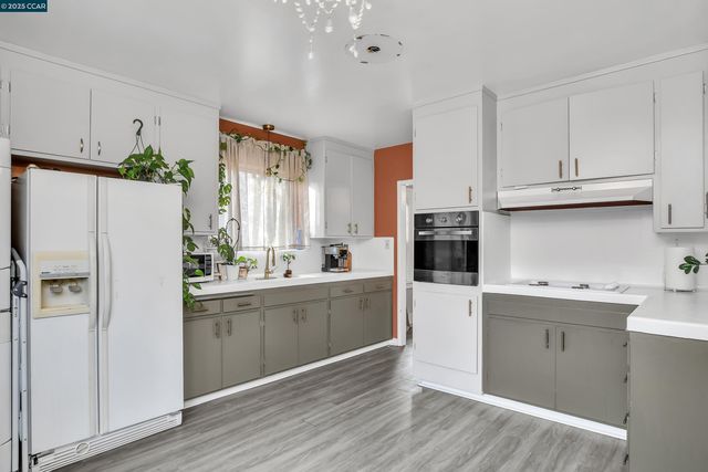 2437 Alhambra ave, Martinez, CA 94553