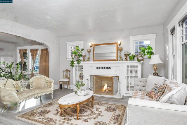 2437 Alhambra ave, Martinez, CA 94553