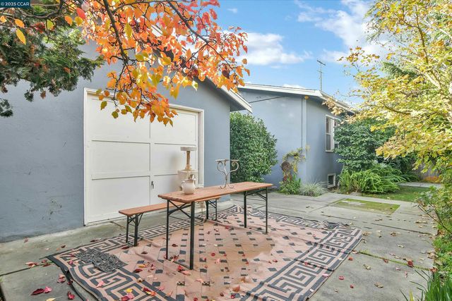 2437 Alhambra ave, Martinez, CA 94553