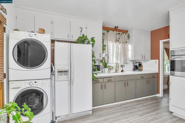 2437 Alhambra ave, Martinez, CA 94553