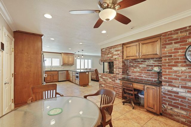 1131 Green Oaks Way, Lodi, CA 95240