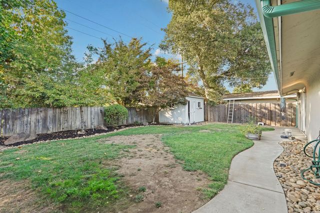 1131 Green Oaks Way, Lodi, CA 95240