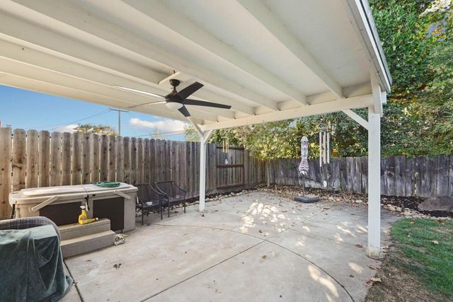 1131 Green Oaks Way, Lodi, CA 95240
