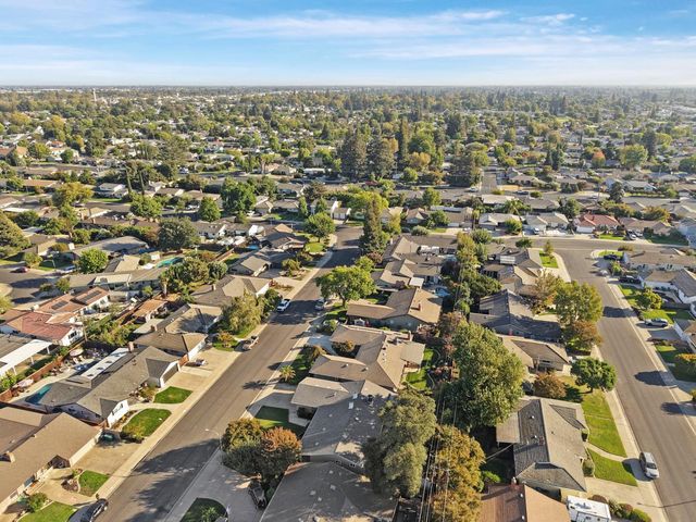 1131 Green Oaks Way, Lodi, CA 95240