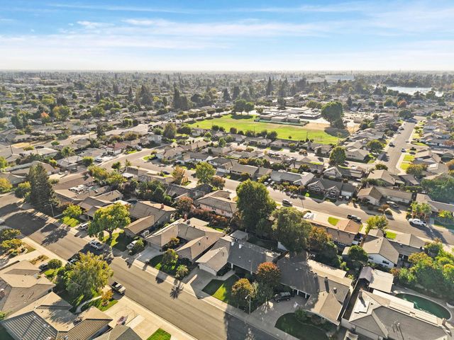 1131 Green Oaks Way, Lodi, CA 95240