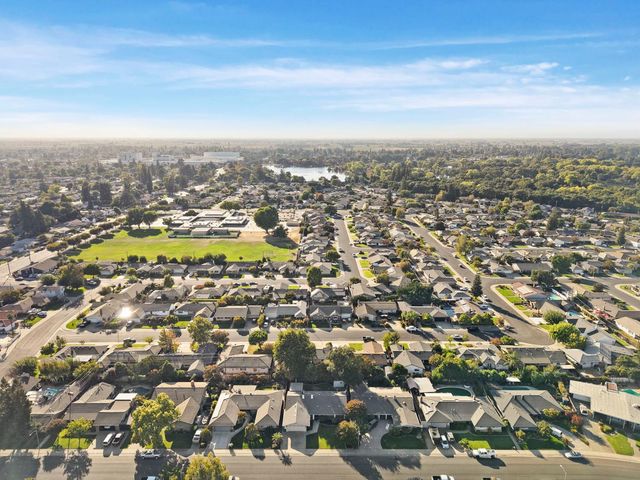 1131 Green Oaks Way, Lodi, CA 95240