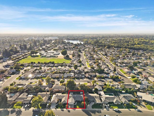 1131 Green Oaks Way, Lodi, CA 95240