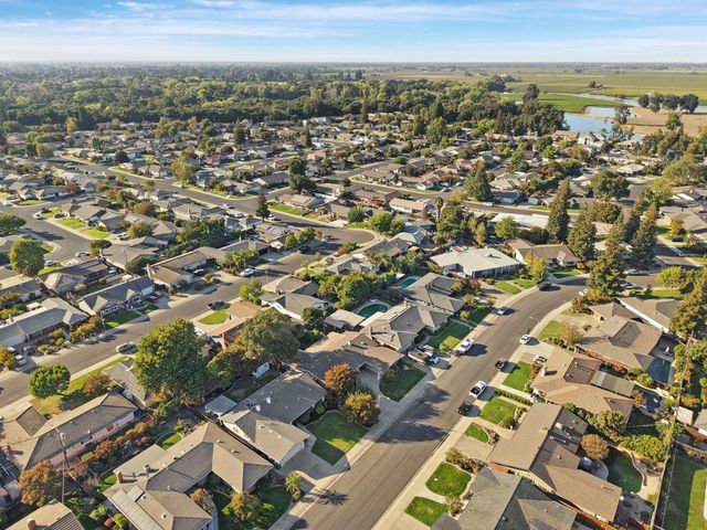 1131 Green Oaks Way, Lodi, CA 95240