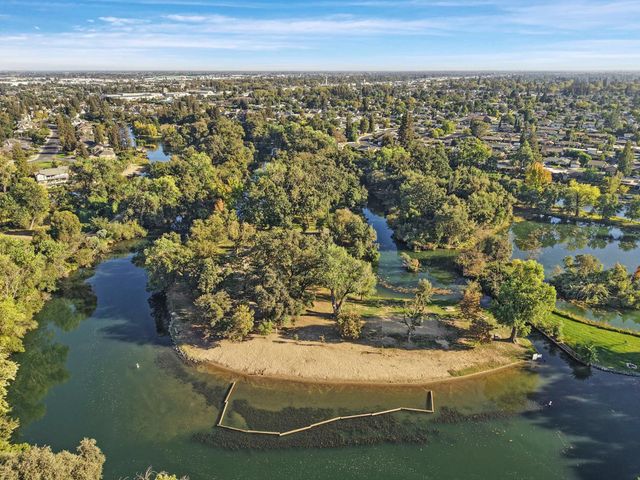 1131 Green Oaks Way, Lodi, CA 95240